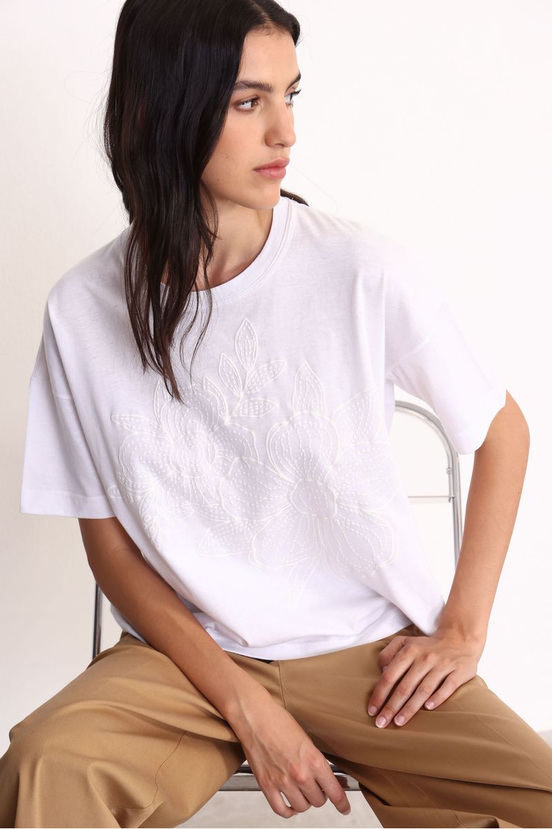 REMERA-CASSIA-BLANCO-2401288101-01.jpg