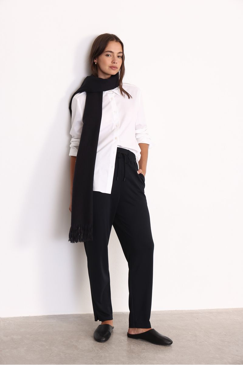 JOGGER-FANNY-NEGRO-1100059102-01.jpg