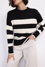 SWEATER-RAYADO-ALANA-NEGRO-0800321102-01.jpg