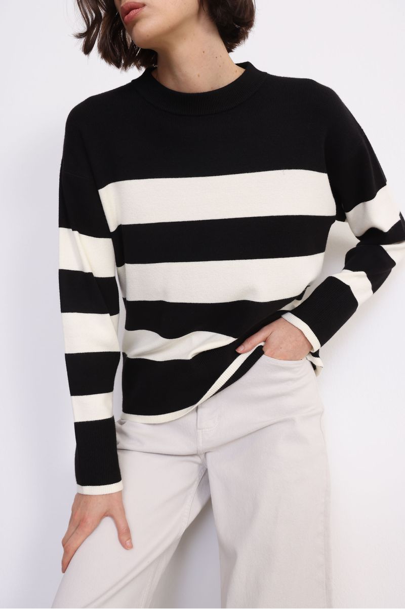 SWEATER-RAYADO-ALANA-NEGRO-0800321102-01.jpg
