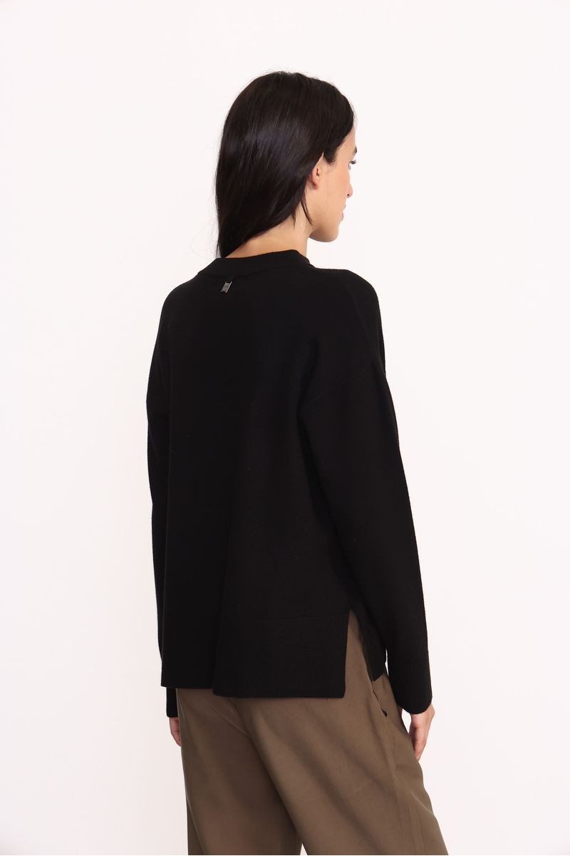 SWEATER-LISO-PIA-NEGRO-0800323102-04.jpg