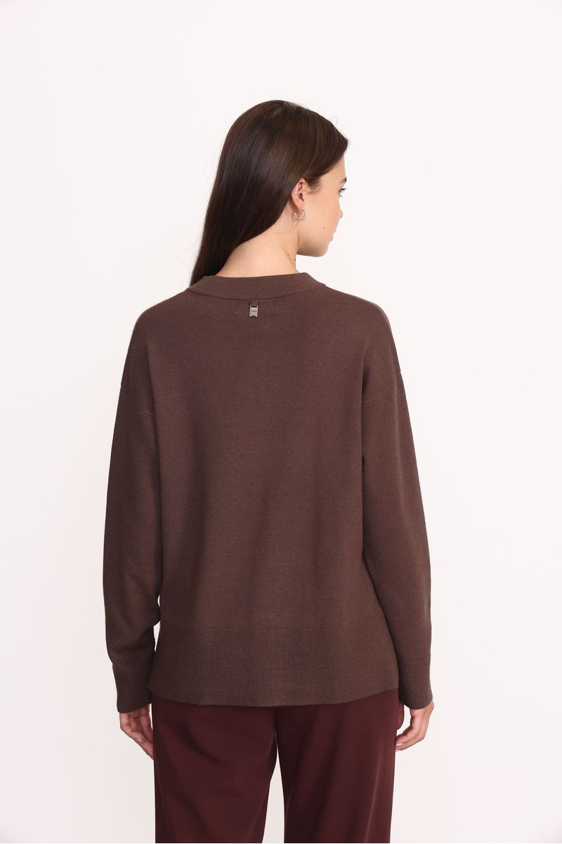 SWEATER-LISO-PIA-CHOCOLATE-08003231CH-04.jpg