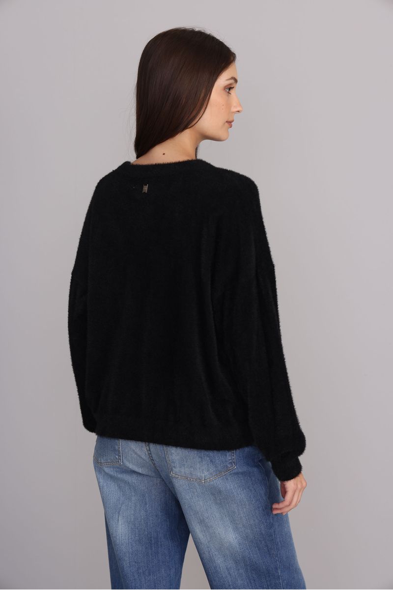 SWEATER-MAIA-NEGRO-0800331102-04.jpg
