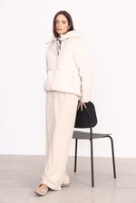 CAMPERA-PUFFER-CORTA-MARTINA-BEIGE-1600135107-02.jpg