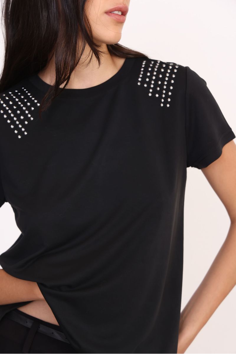 REMERA-TALIA-NEGRO-2900204102-03.jpg