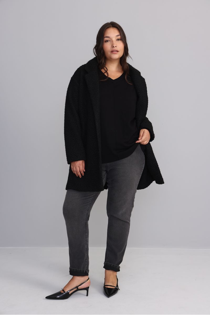 SKINNY-VINTAGE-BLACK-NEGRO-0500304102-06.jpg