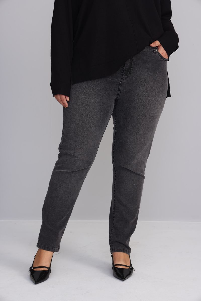 SKINNY-VINTAGE-BLACK-NEGRO-0500304102-07.jpg