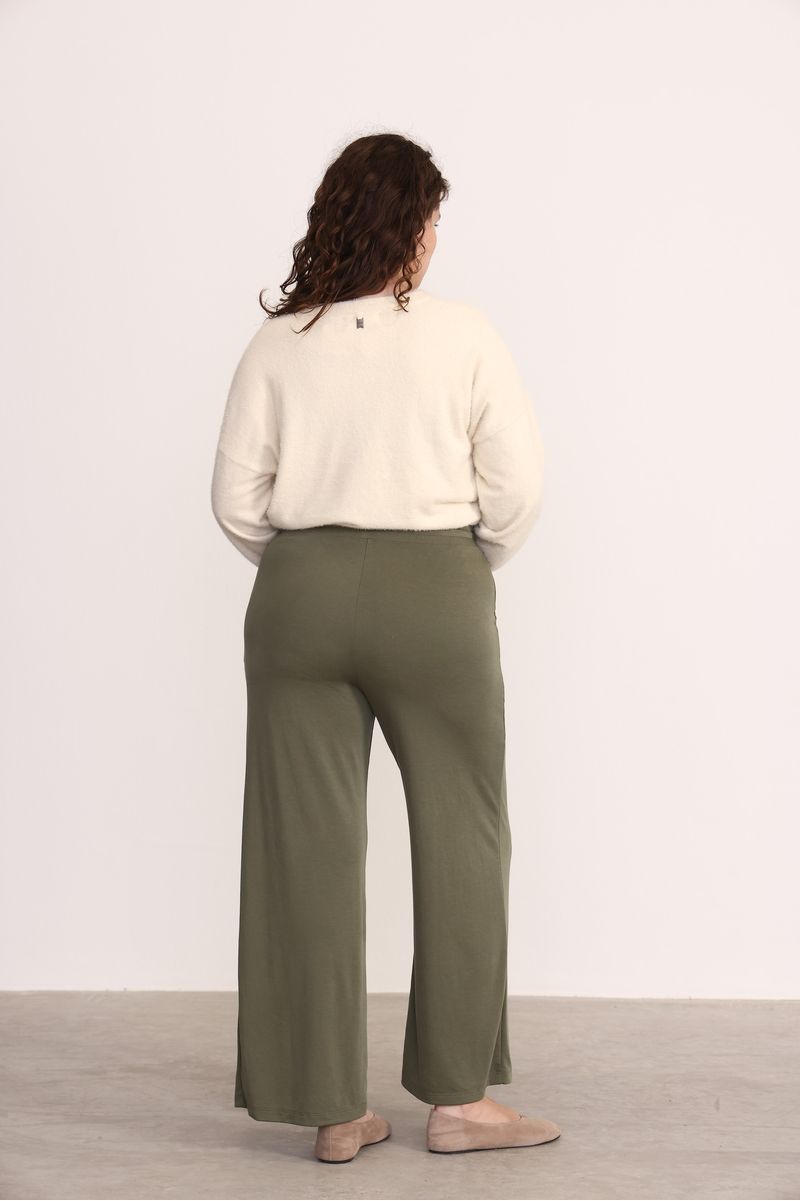 JOGGER-LEILA-VERDE-MUSGO-03002811VM-04.jpg