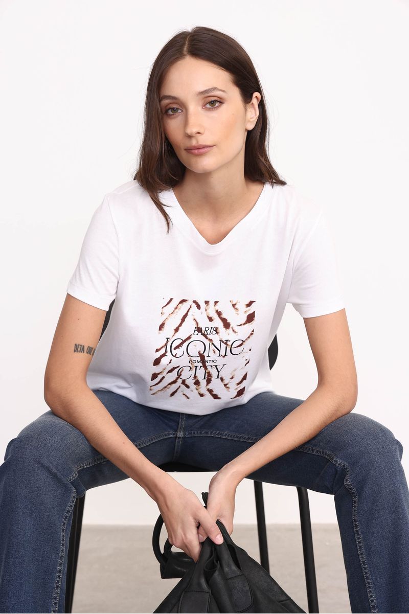 REMERA-CAMILA-BLANCO-2401311101-01.jpg