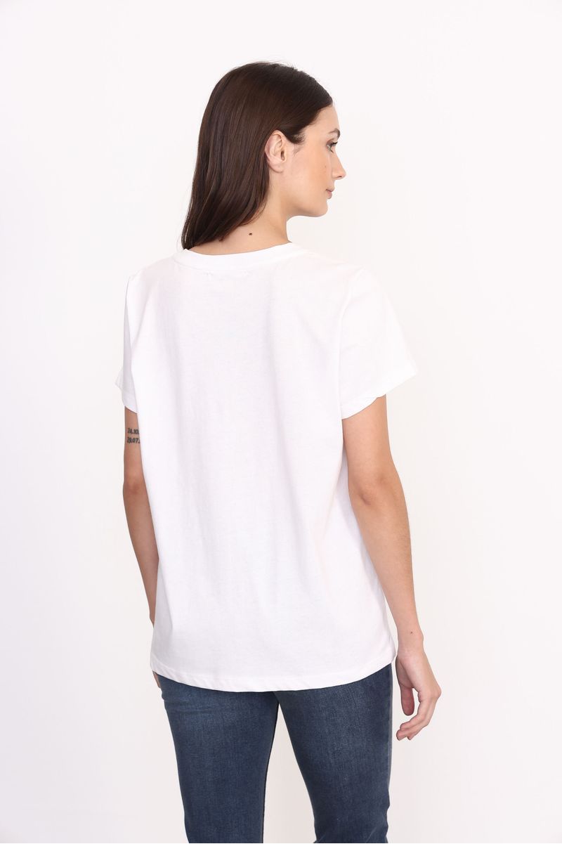REMERA-CAMILA-BLANCO-2401311101-04.jpg